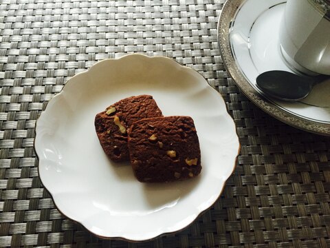 甘さ控えめ☆サクホロ！型なし胡桃のチョコクッキー☆